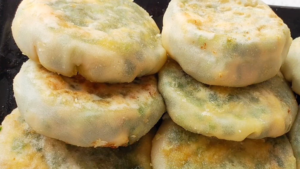 【韭菜饼】做法步骤图 十几分钟就搞定 比吃肉香-起舞食谱网