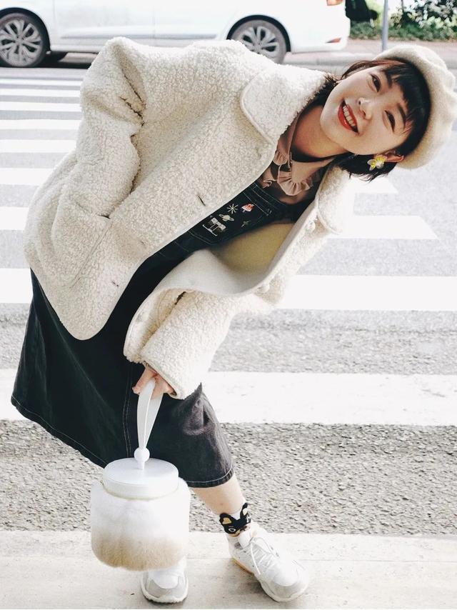 矮个子服装搭配图片，矮个子女生成熟穿搭（小个子照着穿美爆整个冬天）