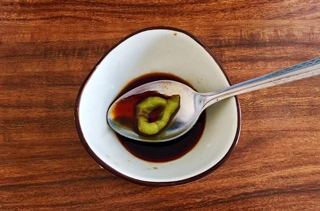 清蒸大虾蘸料怎么调，油焖大虾蘸料怎么调（在家吃出寿司豪华感）