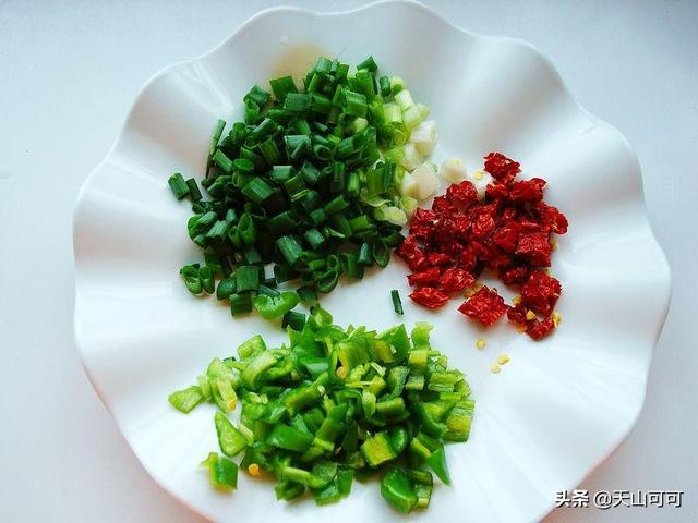 臭豆腐怎么做最好吃，臭豆腐怎么做好吃（这样做比原来的好吃不止十倍）