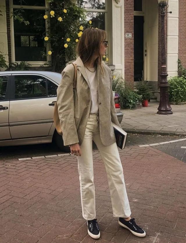 胸大背宽显瘦，胸大腰粗上身丰满