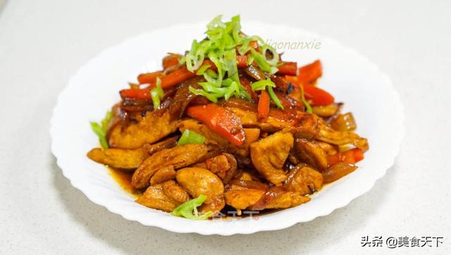 胡萝卜切丝怎么切，胡罗卜怎么炒好吃（看看别人家胡萝卜的做法）