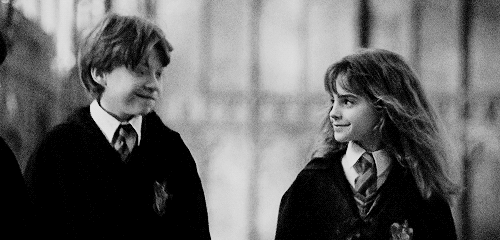 赫敏·格兰杰小天使［哈利.波特］，哈利波特女主角赫敏格兰杰（小赫敏感觉毛茸茸的图片）