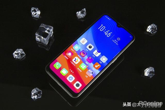 oppor17参数配置，oppor17参数配置详情（谁说靓丽的外观就不能有超大肚量）