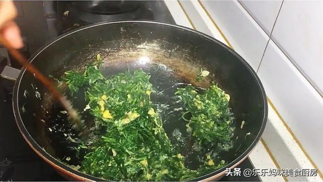 十大碱性食物排名，十大碱性水果排名（春季苜蓿正鲜嫩）
