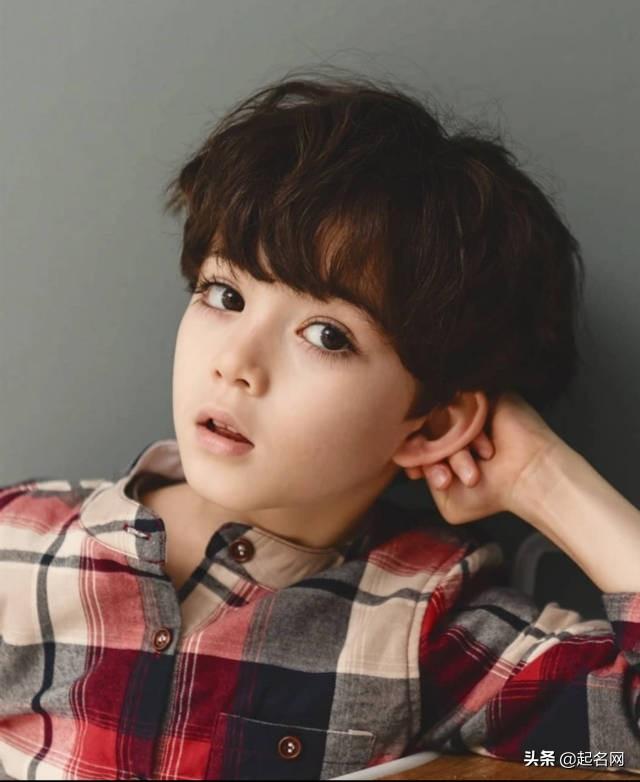 霸气的男孩名字，高雅霸气男孩名字（这些霸气阳光男孩名）