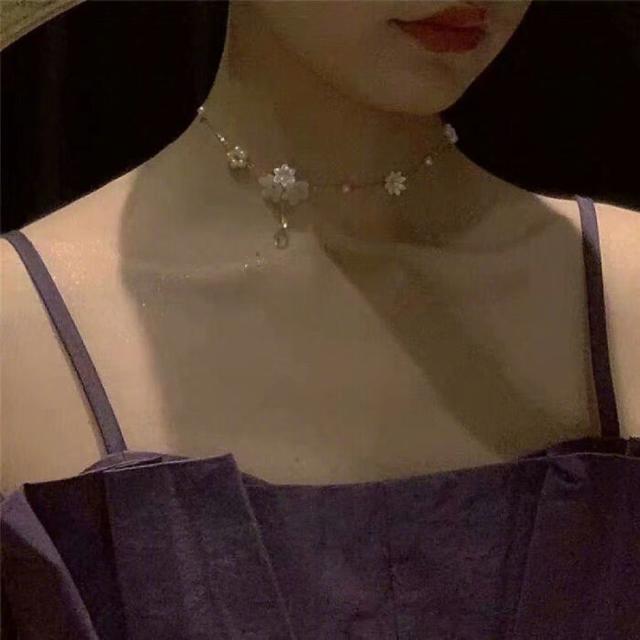 允言：优质魅力女生头像/你是温暖逆光而来，允言的意思是什么微信（配得上这世间所有的好。）