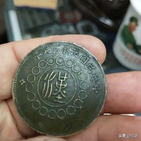 100元怎么看真假，新版100元人民币怎么鉴别真假真伪（袁大头辨别有技巧）
