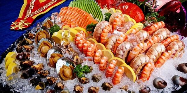 狗狗能喝蜂蜜水吗，狗可不可以喝蜂蜜水（别再给狗狗吃这些食物）