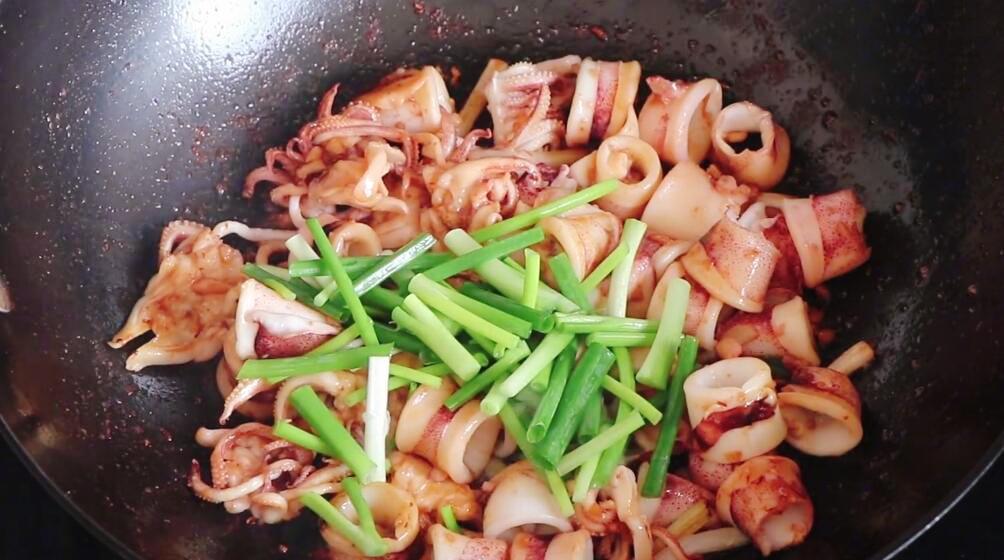 图片[5]-【沙姜焗鱿鱼】做法步骤图 做法很简单 这个季节吃最美味-起舞食谱网