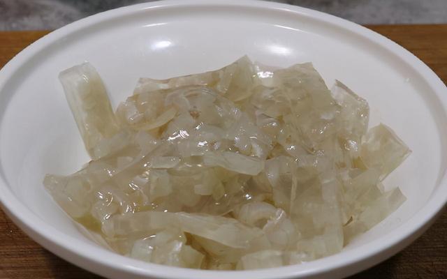 皮冻的正确做法，食材便宜还好吃（皮冻怎么做最好吃）
