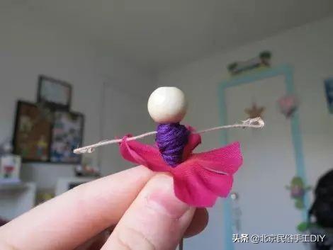 家里的假花怎么处理掉，室内有假花怎么办（一根铁丝一个球就能让她惊艳无比）