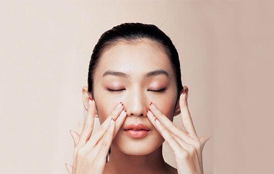 怎么正确使用眼霜，眼霜要怎么用才正确（眼霜的正确涂法是什么样的）