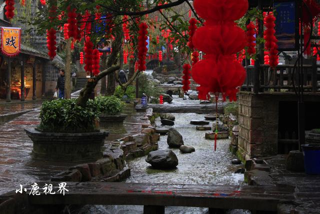 成都黄龙溪古镇好玩吗，成都黄龙溪古镇有什么好玩的（微雨中游览黄龙溪古镇）