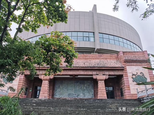 亚洲第一高塔是哪一座，武汉建于1983年的公园