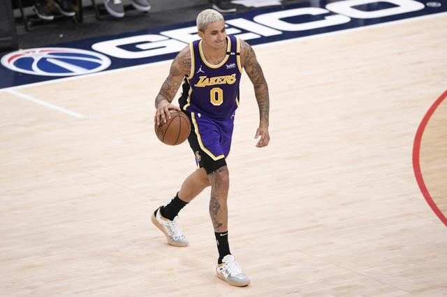 湖人教练组三位助教离队，哈姆表示将重组（库兹马身价大跌）