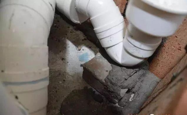 给排水中沉水弯是什么，存水弯有什么用（室内装修排水管道安装施工要点）