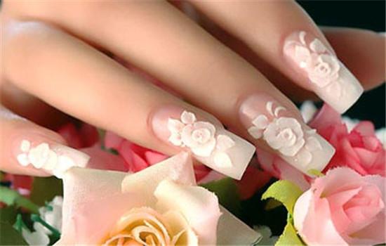 美甲底胶为什么烤不干，美甲底胶一直烤不干（甲油胶轻松变干的小妙招）