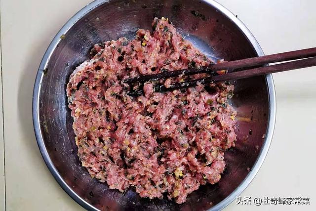 干煸头菜的制作方法，干煸头菜图片（米饭杀手之头菜蒸猪肉）