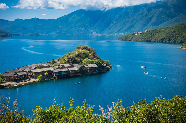 丽江到泸沽湖多少公里，丽江到泸沽湖要多久（丽江到里格半岛有多少公里）