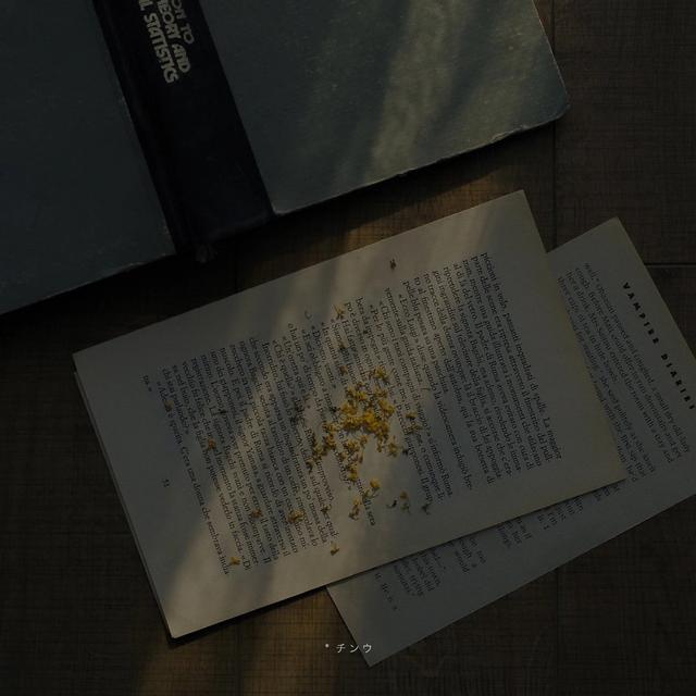 黑色系背景图，黑色系背景图女生（背景图 ​点赞好运连连）