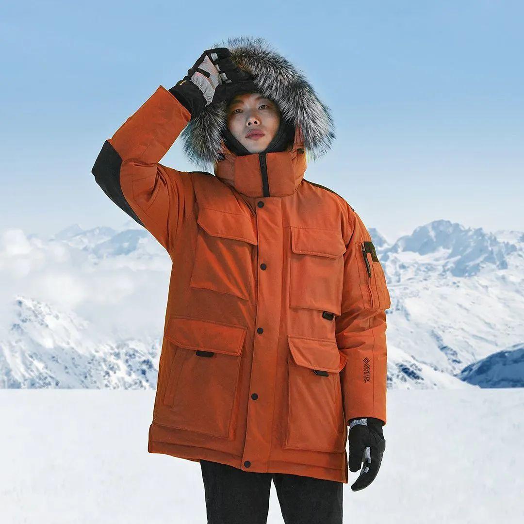 云南少数民族服饰，云南各民族的服饰（体育生羽绒服火了）