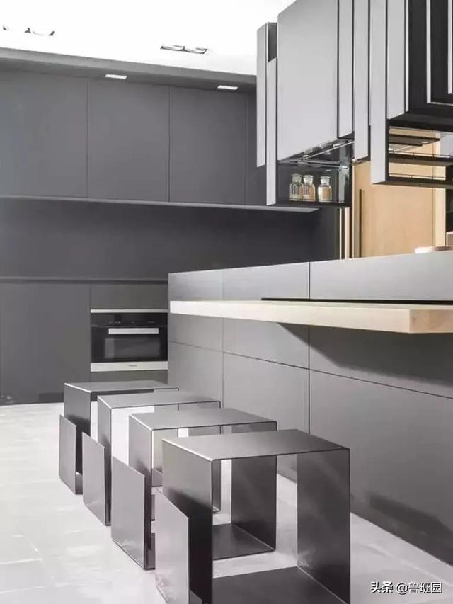 pet是什么材料，pet是什么材料是食品级吗（PET材料“破壁”进入家居界）