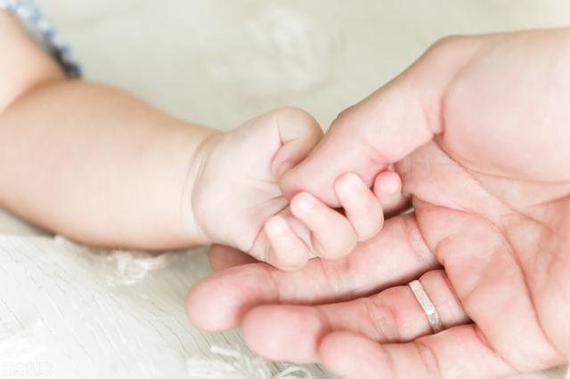 生孩子的5种“姿势”，生孩子不止“躺着”，选对方法顺利分娩