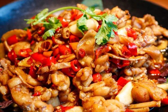 干锅牛蛙怎么做，麻辣干锅牛蛙的做法（干锅牛蛙的正确做法）