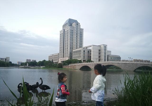 江南大学在哪个城市，江南大学在哪个城市,是211吗（江南大学为何被称为四大民办211之一）