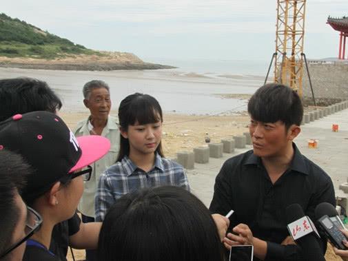 拜托了冰箱杨紫，王嘉尔和杨紫一起参加的综艺节目叫什么（杨紫成为《拜托了冰箱》新一期嘉宾）