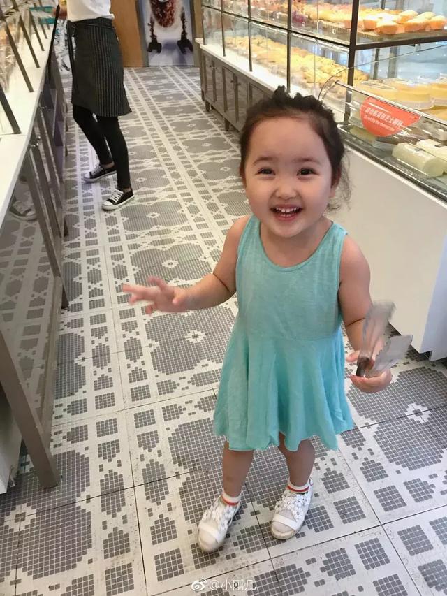 权律二呆萌搞怪可爱图片，权律二头像可爱搞怪（谢飞机、小刚几、权律二…长期霸屏的网红表情包们长大了...）