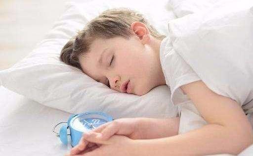 梦见婴儿预示着什么，做梦梦见婴儿预示着什么（​婴儿睡眠中笑或哭都是因为在做梦）