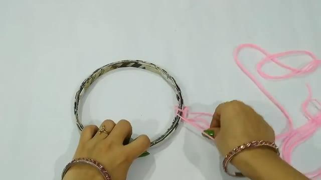 花篮怎么做手工制作，手把手教您怎么制作漂亮的手工花篮（带你学习如何用报纸制作漂亮的花篮）
