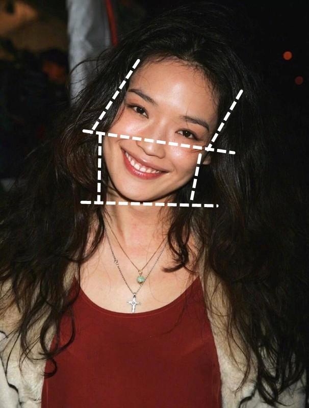 方脸剪什么发型好看，方脸有美人尖适合什么发型（想给方脸“削骨”并不难）