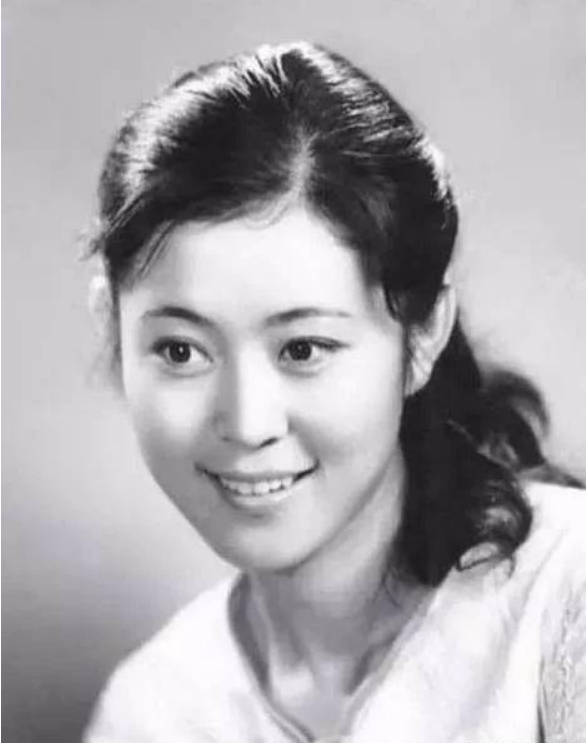 倪萍有几段婚史，倪萍婚姻（60岁倪萍先后嫁4任丈夫）