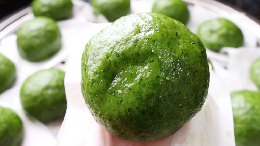 【艾草肉团】做法步骤图 软糯鲜香 好吃营养又解馋-起舞食谱网