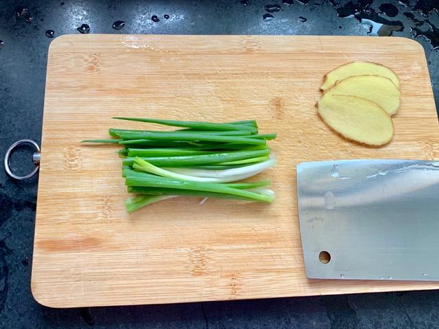 鳊鱼的做法 如何做鳊鱼，鳊鱼的做法（鳊鱼这么做）