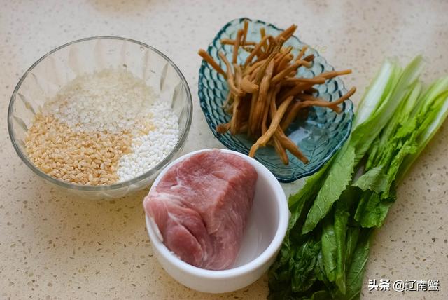 压力锅如何做青菜瘦肉粥，电压力锅瘦肉粥的做法（温暖全家人的胃）