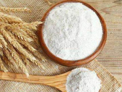 麦芯粉是什么面粉，麦芯粉与普通面粉哪个营养好（雪花粉和麦芯粉选哪种）