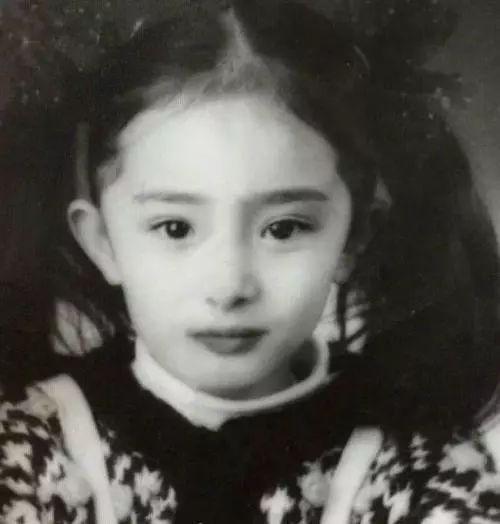 杨幂父亲是做什么的，年过50爱秀肌肉