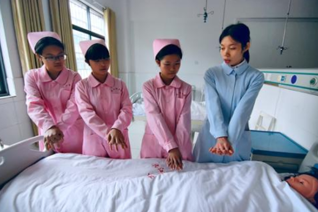 为什么卫校的女生不好，关于卫校生活的文章（男生现身说法）