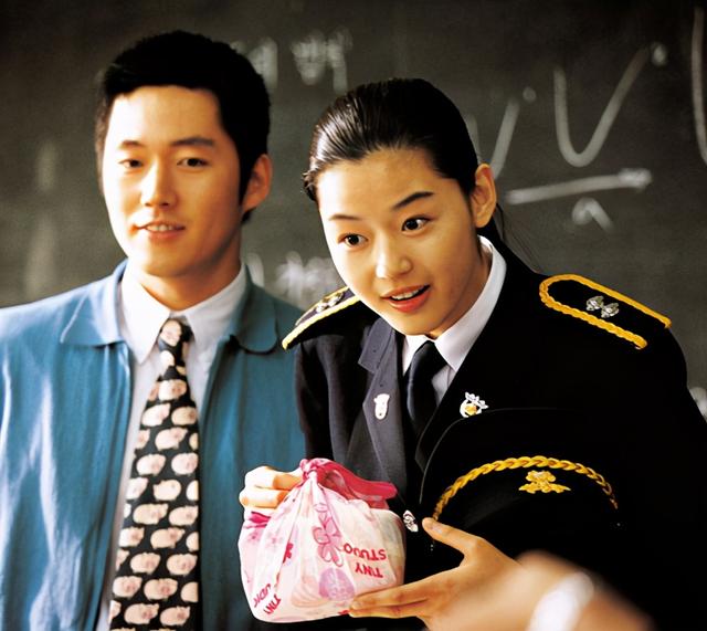 全智贤演过哪些电影，全智贤出演的电影（出演《王国》外传）