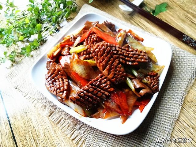 猪腰子怎么切腰花，怎么切猪腰花和做腰花汤（味道不输餐馆大厨）