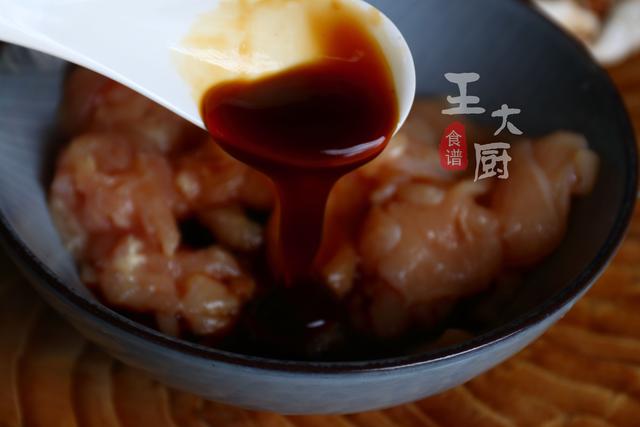 鸡肉香菇怎么做好吃，香菇炒鸡胸肉的详细做法