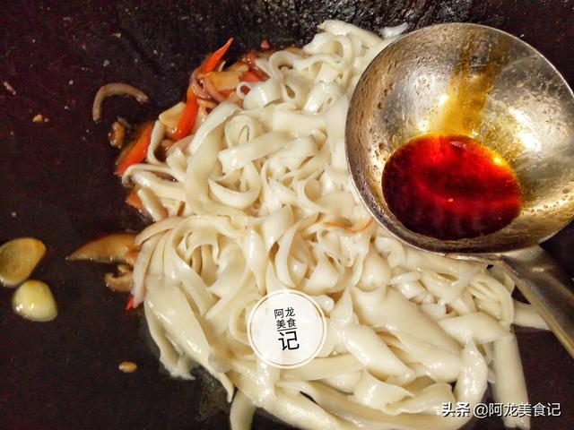 生面怎么炒，生面可以直接炒吗（炒刀削面别直接下锅）