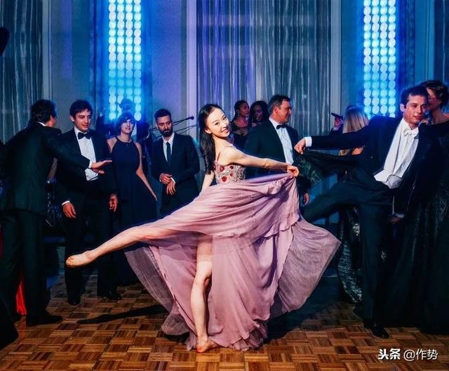 姚安娜为什么不姓任，姚安娜孟晚舟为什么不姓任（受邀参加了世界富豪皇室二代云集的成年舞会）