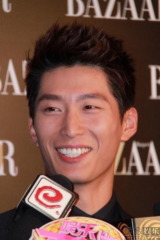 马思纯的微笑是什么梗，马思纯撞脸海绵宝宝的原因找到了