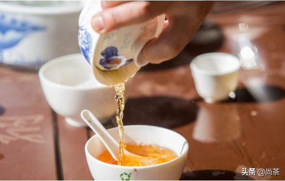 武夷岩茶是红茶吗，有人说武夷红茶和武夷岩茶