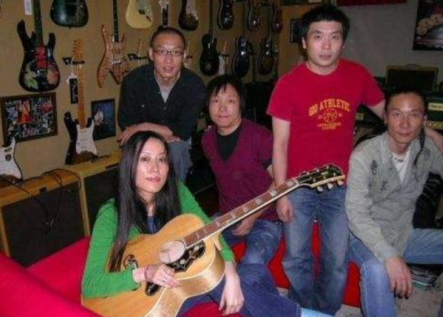 摇滚女唱将的生命不能承受之轻，鼓三儿张永光（49岁的姜昕依旧单身）